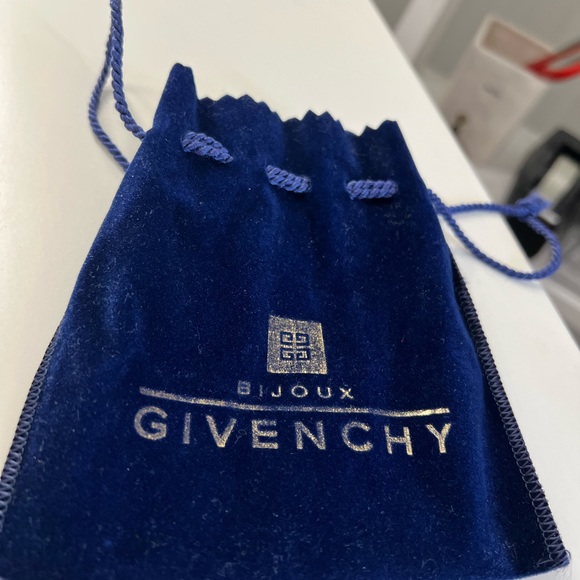 Givenchy vintage logo rare pierced earrings - Picture 4 of 11